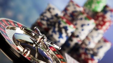 one-hundred-fifty-two mobile app interface showing slot games and sportsbook markets